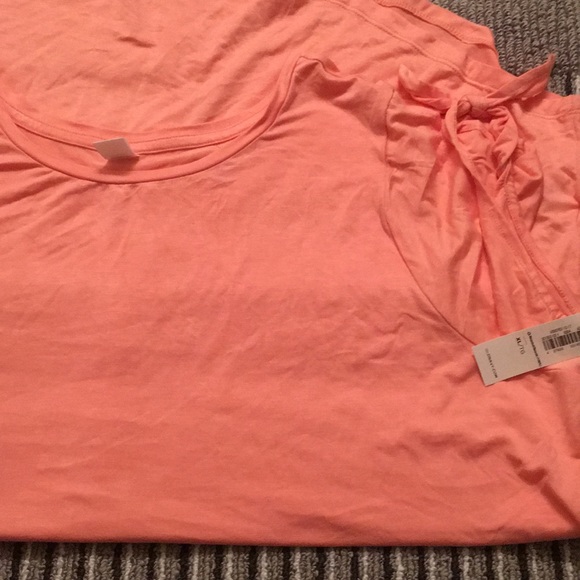 New with tags tee - Picture 4 of 4